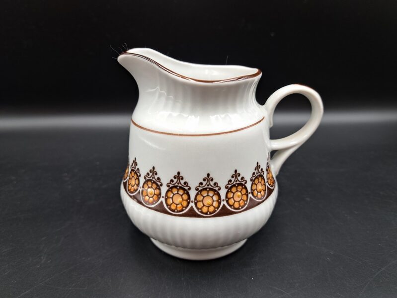 Krējuma kanniņa, tējas servīze "Diāna" ar brūnu dekolu un lustru (bez zelta), RPR (Diāna 83)