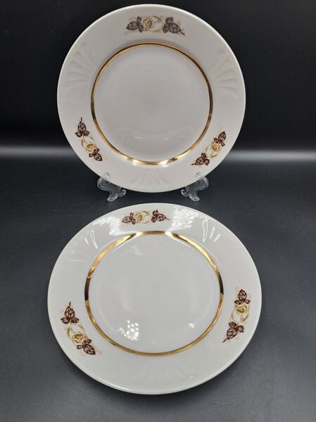 Kūku šķīvji no tējas servīzes "Māra" ar bešā rozēm un zeltu, RPR (Māra pusdienu 146)