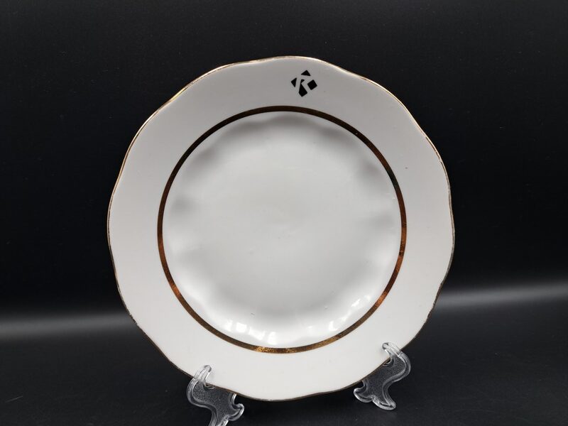 Maizes šķīvis d=17cm ar logotipu R melnajā rombā un zeltu, foma "Ārija", RPR (LOGO 50)