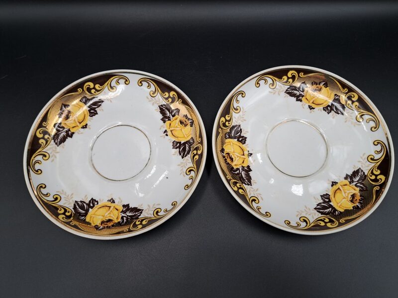 Apakštases, tējas servīzes "Ārija" ar dekolu "Zeltā roze" un zeltu, RPR. Zeltam pa vidū ir zelta nobružājumi (Ārija tējas 121)