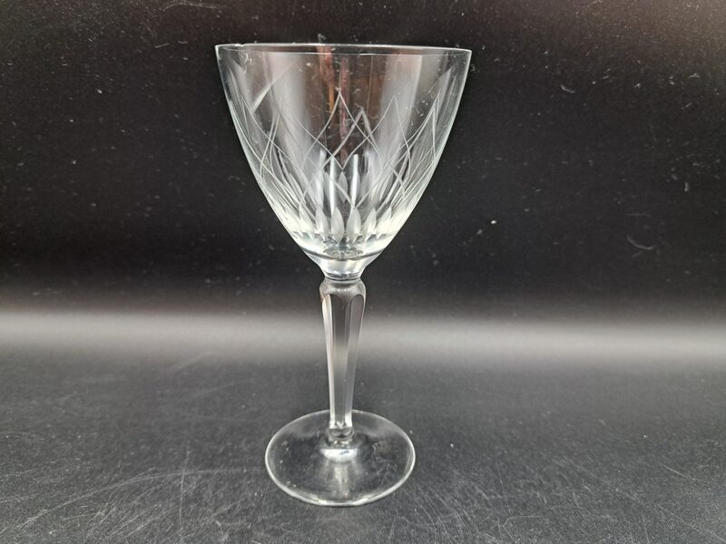Kristāla liķiera glāzīte ar maigu rokas gravēšanu, plans kristāls (Kristāls gl 48)