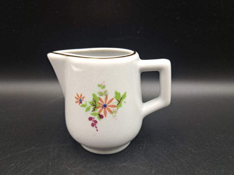 Mini krējuma kanniņa ar puķēm un zeltu, tilpums 60ml (1 porcijai), RPR. 70.-ie gadi (Citi 281)