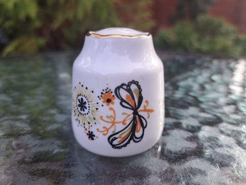 Sāls trauks ar bešā-melnu dekolu, pusdienu servīze "Vilnis", RPR (Vilnis pusdienu 139)