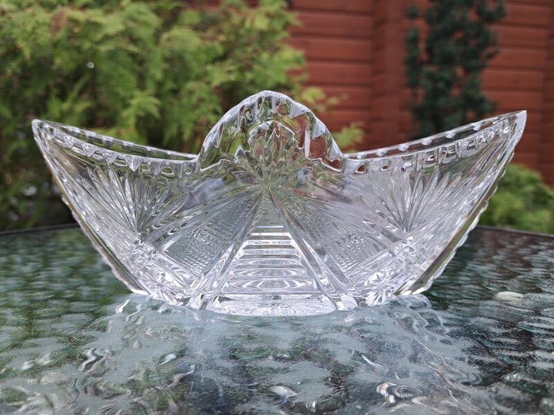 Vidēja lieluma izsmacināta kristāla laiva, PSRS. 1980.-ie gadi. Izmēri: 23,5cmx10,5cm (Kristāls sk 34)