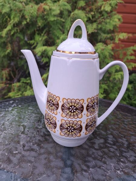 Kafijas kanna ar vāciņu, kafijas servīze "Aija-1" ar brūnganu dekolu, tumšs tonis, RPR (Aija-1 kafijas 54)