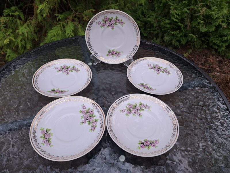 Apakštases ar rozā rozītēm un zelta ornamentu, tējas servīze "Aija-2", RPR (Aija-2 tējas 146)