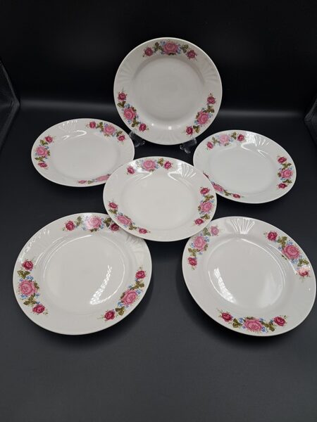 Kūku šķīvji, tējas servīze "Māra" ar rozēm uz rozā fona, bez zelta, RPR (Māra tējas 151)