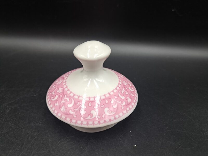 Cukurtrauka vācīņš, tējas servīze "Māra" ar rozēm uz rozā fona, bez zelta, RPR (Māra tējas 153)