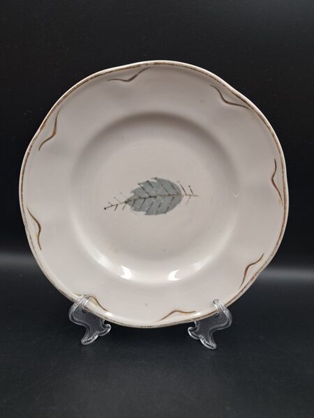 Maizes šķīvis d=17,5cm, ar pelēku lapu, ar zeltu, pusdienu servīze ROKOKO, PFF (Rokoko 137)