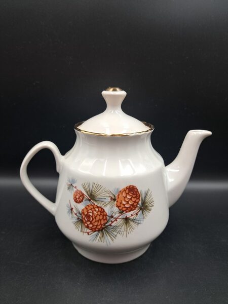 Tējkanna mazā "Māra" ar čiekuriem un zeltu, RPR (Māra tējas 152)