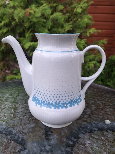 Kafijas kanna bez vāciņa, plānsienu tējas/kafijas servīze "Diāna" ar gaiši zilām puķītem un punktiņiem, bez zelta, RPR (Diāna 87)