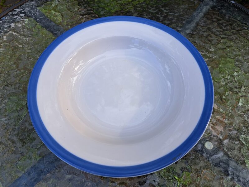 Zupas šķīvis ar gaiši zilu malu, d=24cm, taisna mala, RPR (Citi pusd 212)