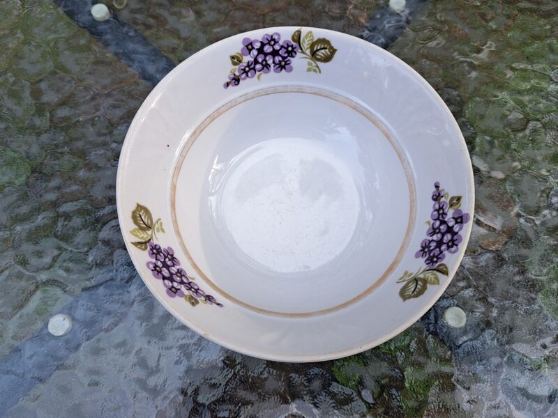 Lielā ievārījuma bļoda ar ceriņiem un zeltu no komplekta 6+1, forma "Māra", RPR (Māra tējas 153)