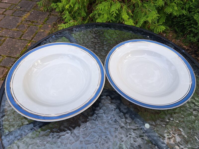 Zupas šķīvji šķīvji d=24cm, pusdienu servīze "Gludā" ar gaiši zilu malu un zelta svītrām, PFF (Gludā 109)