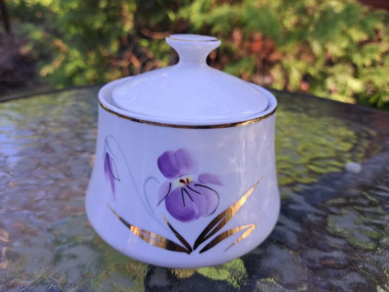 Cukurtrauks "Vasara" ar vijolītēm, RPR (Vasara 66)