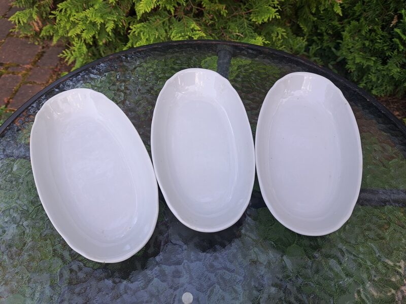 Balti garenie šķīvji L=25,5cm, w=12,7cm, dziļums 4cm (Baranvka 24)