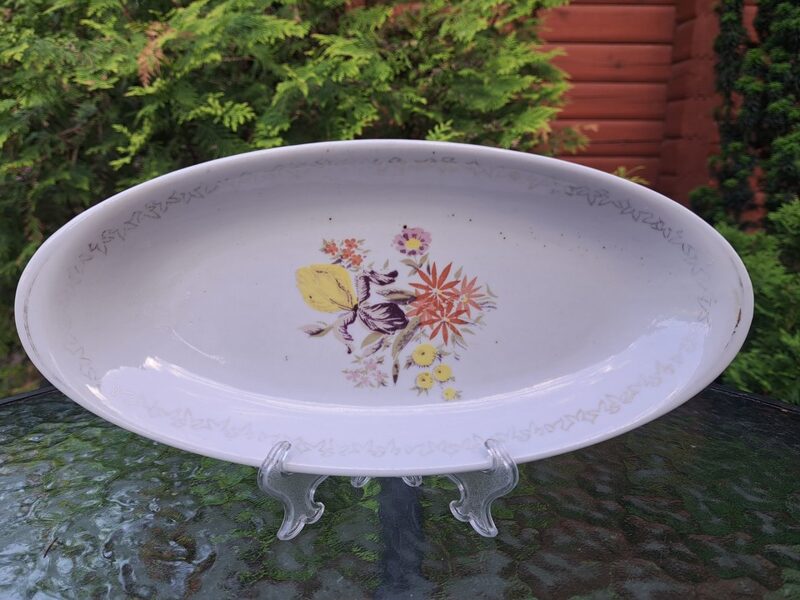 Šķīvis garenais 28,5x13cm, pusdienu servīze "Spīdola" ar Meisena pušķi un zelta razkstu, PFF (Spīdola 106)