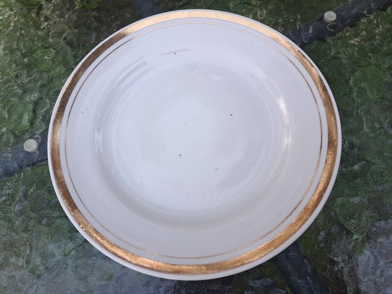 Šķīvis salātu, d.=20cm, servīze "Spīdola" balts ar zeltu, PFF (Spīdola 111)