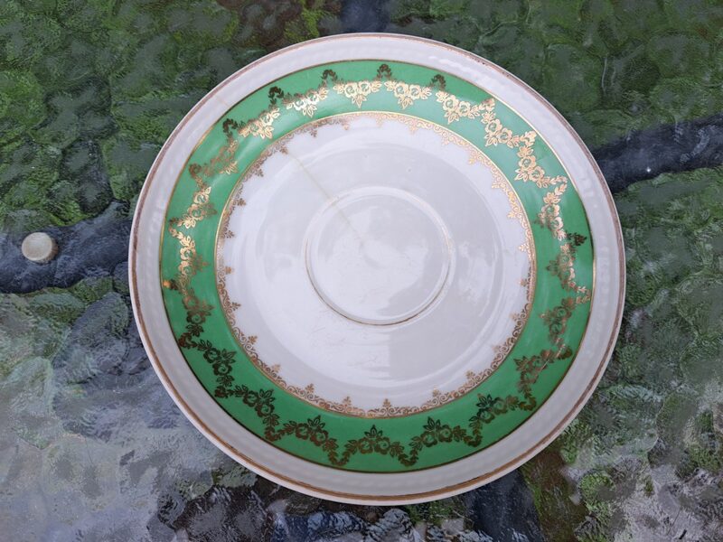 Apakštase tējas servīze "Laima" ar zaļu malu un zelta vainagu un zelta apvilkumu, RPF (Laima 46)