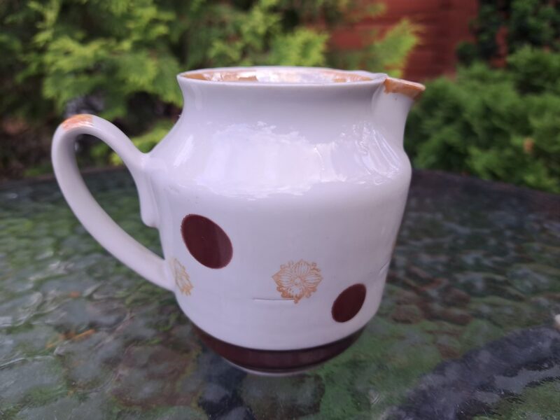 Krējuma kanniņa 300ml, ar brūnām pumpiņām un lustru (Verbilki 35)