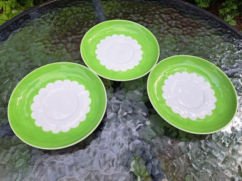 Tējas apakštases, servīze "Karīna" ar pavasarīgu dekolu: svaigas zāles krāsas ar baltu centru, RPR (Karīna 132)