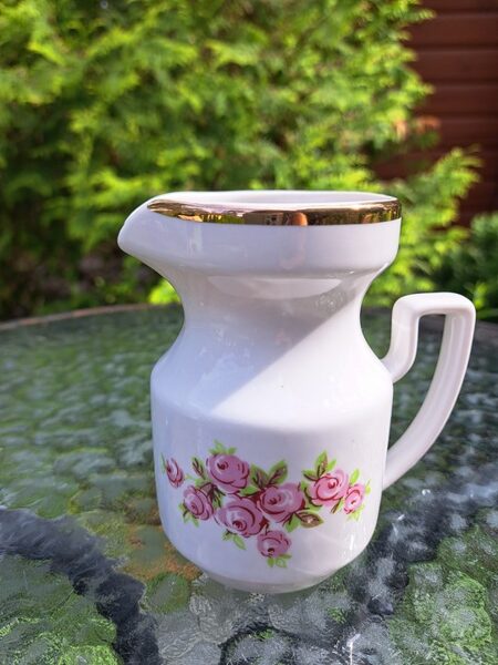 Krējuma kanniņa ar rozītēm, tējas servīze "Aija-2", RPR (Aija-2 tējas 150)