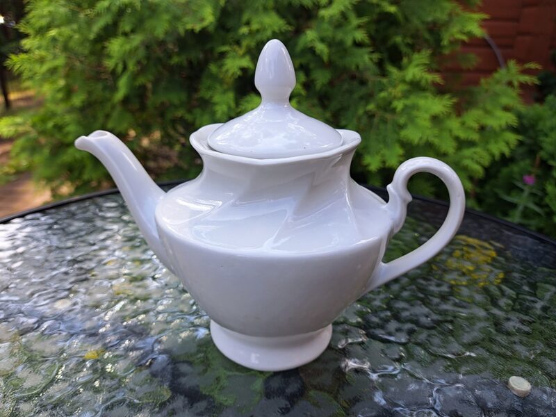 Tējkanna mazā ar vāciņu, tējas servīze "Viktorija" pilnīgi balta, RPR (Viktorija t 143)