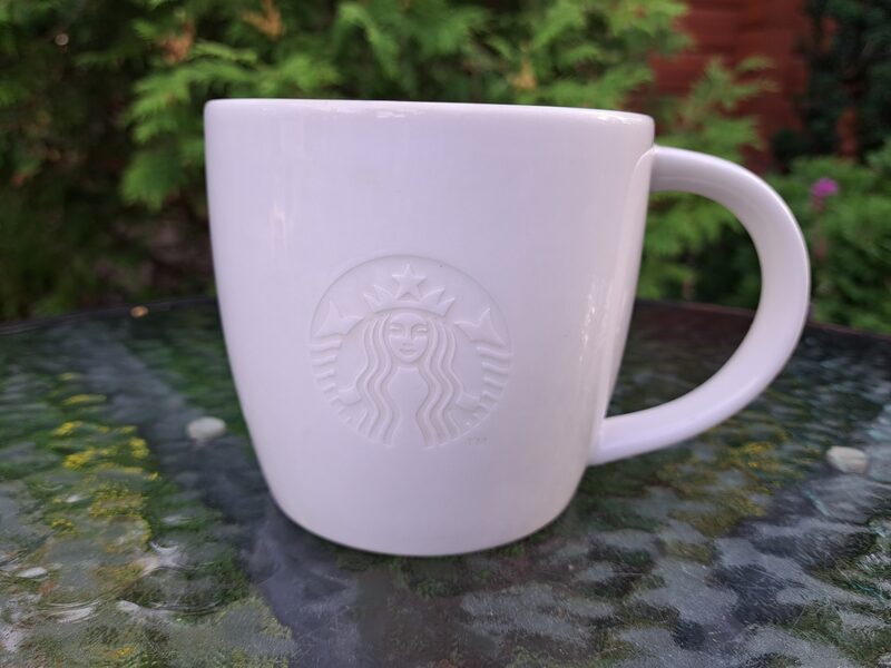 Lielā porcelāna tŗējas/kafijas krūze Starbucks balta ar iespiestu logo. Tilpums 473ml (Citi rpt 259)