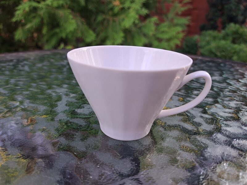 Pilnīgi balta apakštase mokka-kafias servīze "Vita", RPR (Vita 85)