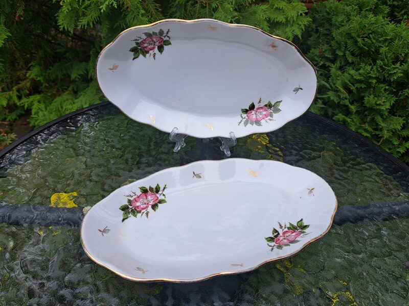 Garenie šķīvji ar mežrozītēm un zeltu, L=27cm, pusdienu servīze "Ārija", RPR (Ārija pusdienu 335)
