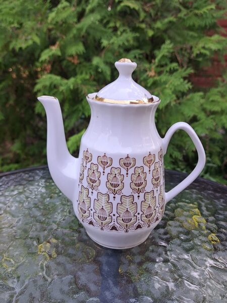 Kafijas kanna, kafijas servīze "Māra" ar brūnām ozollapām un zeltu, RPR (Māra kafijas 58)