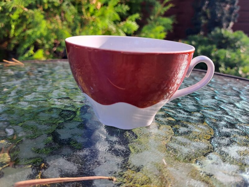 Tējas krūzīte, tējas forma "Ārija", sarkana un balta bez zelta, RPR (Ārija tējas 166)