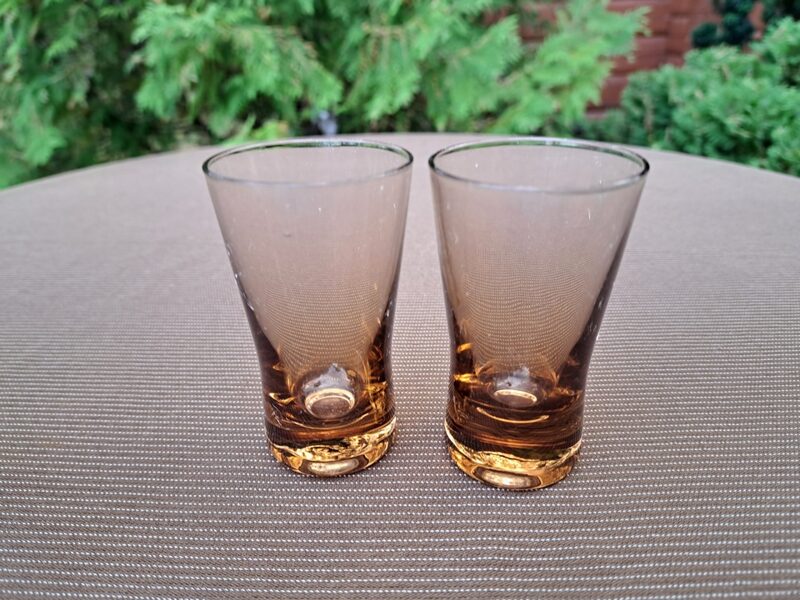 Degvīna brūna stikla glāzītes, bez dekola un bez zelta, Līvānu stikla fabrika (Stikla gl 201)