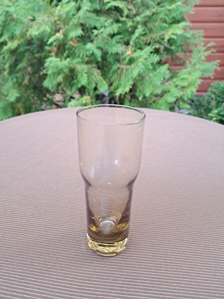 Sulas brūna stikla glāzīte 125ml, bez dekola un bez zelta, iespējams Līvānu stikla fabrika vai Taberklaas(Stikla gl 200)