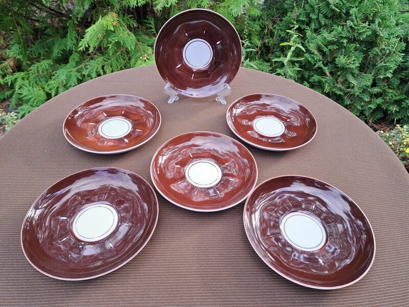 Apakštases brūnas, tējas servīze "Ārija", ar zelta riņķi centrā un baltu centru, RPR (Ārija tējas 168)