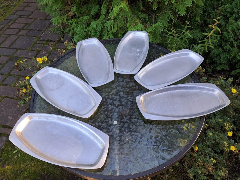 Garenie šķīvji, alumīnijs, PSRS. Izmēri: 29cmx13,2cmiļums 1,7cm (Metāls 74)