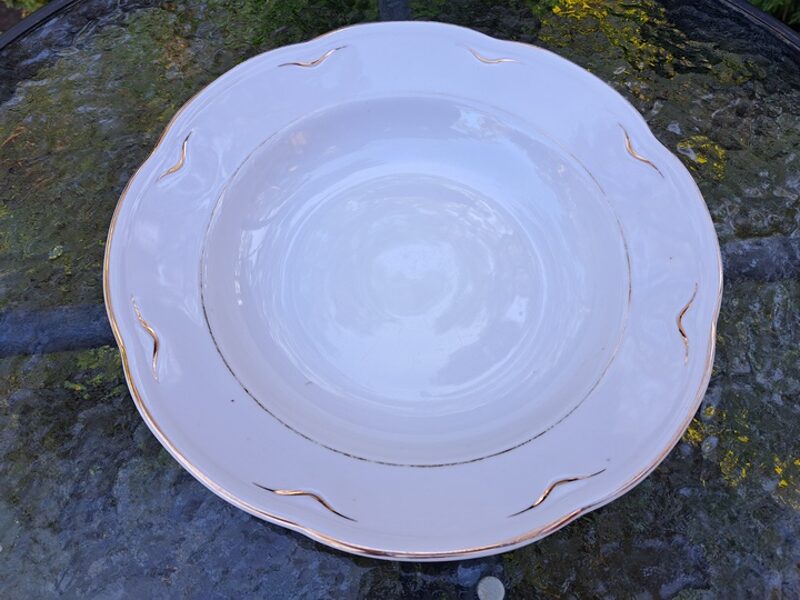 Zupas šķīvis d=24cm, pusdienu servīze ROKOKO, balts ar zeltu, minimāls zelta nolietojums (Rokoko 187)