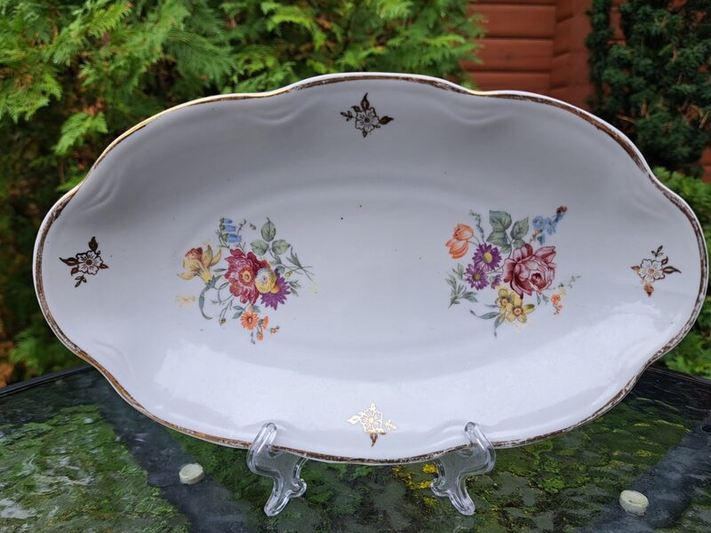 Mazais garenais šķīvis Nr.1 , pusdienu servīze "Rokoko" ar Meisena pušķiem un zelta puķītēm, RPF (Rokoko 184)