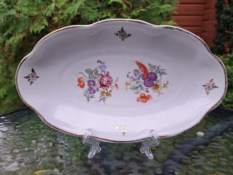 Mazais garenais šķīvis Nr.2 , pusdienu servīze "Rokoko" ar Meisena pušķiem un zelta puķītēm, RPF (Rokoko 185)