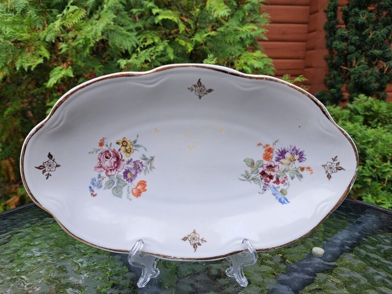 Mazais garenais šķīvis Nr.3 , pusdienu servīze "Rokoko" ar Meisena pušķiem un zelta puķītēm, RPF (Rokoko 186)