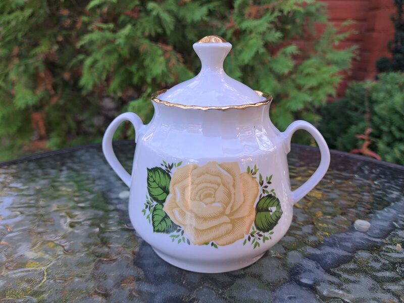 Cukurtrauks, tējas servīze "Māra" ar dzelteno rozi un zeltu, RPR (Māra tējas 186)