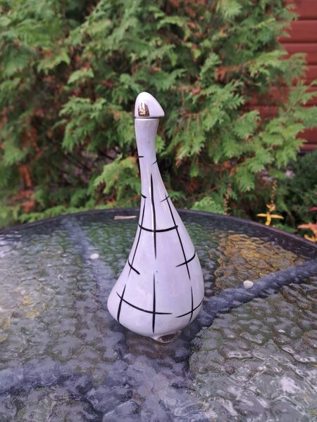 Vintāža porcelāna karafe ar korķi "Zoss" (no komplekta ar glāzītēm). Ražotājs: "Arteļ PROGRESS", PSRS (Citi rpt 276)