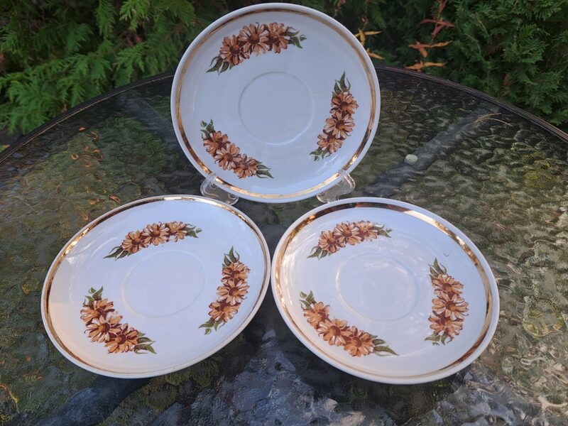 Apakštases, servīze "Karīna" ar  dzeltenīgi oranžām puķēm (Karīna 13)