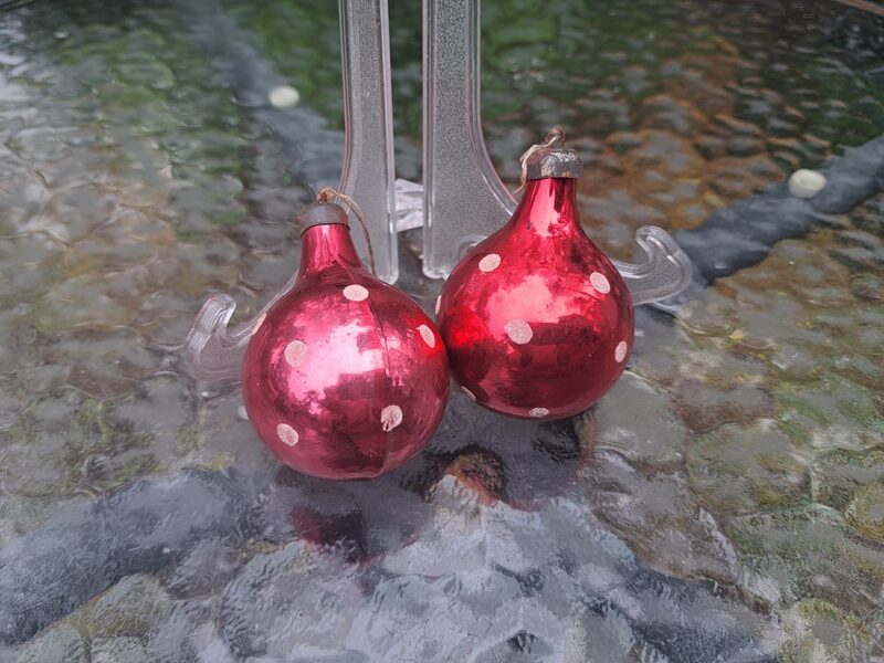 Mazā rozā bumba ar baltām pumpiņām (Egle bumba 47)