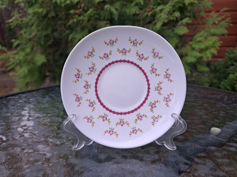 Apakštase kafijs ar rožu tikliņu (dekols) bez zelta. Ļoti viegls, plānsienu porcelāns, LFZ (LFZ 59)