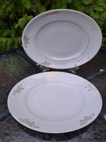 Salātu šķīvji, diam.20cm, ar zelta 3-puķēm, RPF, 50.ie gadi. Zelta nolietojums (Pirmskara 48)
