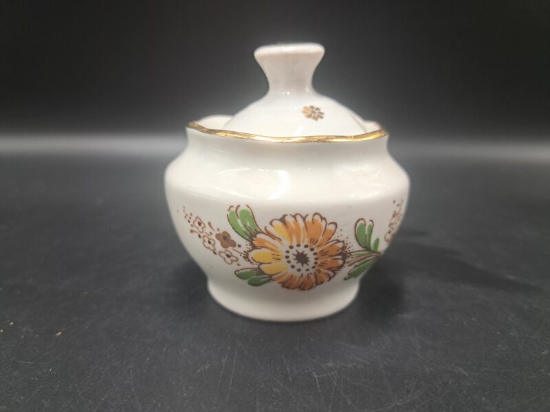 Sinepju trauks, pusdienu servīze "ĀRIJA" ar kliņģerītēm un zeltu, RPR (Ārija pusdienu 372)