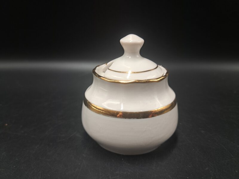 Sinepju trauks, pusdienu servīze "Māra" balts ar zeltu, RPR (Māra pusdienu 144)