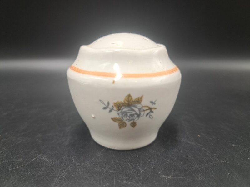 Sāls trauks, ar "Ledus rozi", bēšs apvilkums, RPR. Pusdienu servīzes "Ārija" (Ārija pusdienu 368)