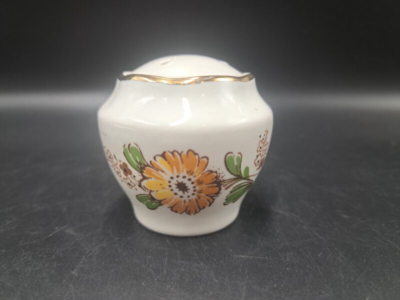 Sāls trauks, pusdienu servīze "ĀRIJA" ar kliņģerītēm un zeltu, RPR (Ārija pusdienu 359)